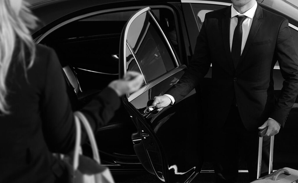 Why You should Consider Corporate Limousine Service