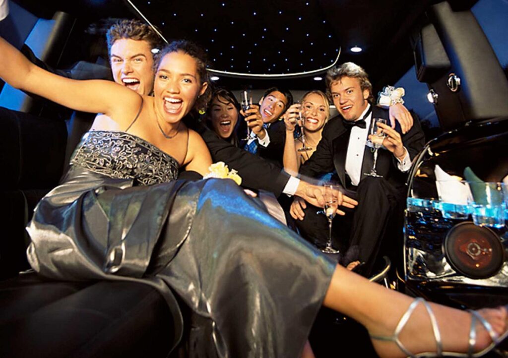 benefits of using limousine for prom