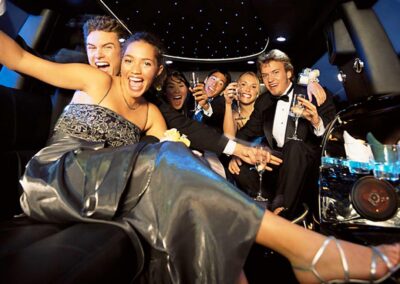 benefits of using limousine for prom